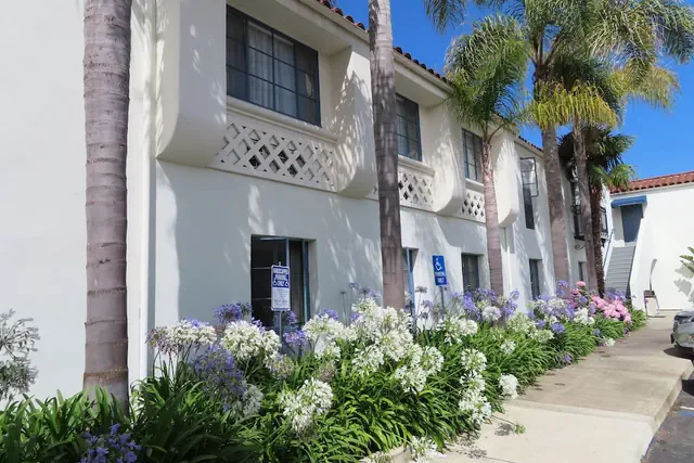 Photo 1 - Mason Beach Inn