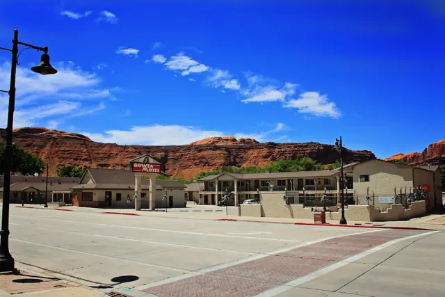 Photo 1 - Bowen Motel