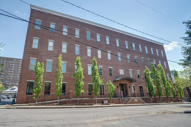 Photo 1 - Lofts At 30th - Urban Lodge - Mins to Broadway!