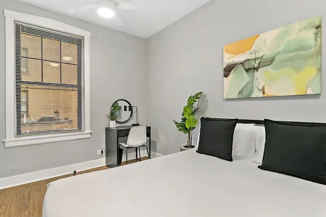 Photo 1 - Lovely 1BR Apt - Belmont B3