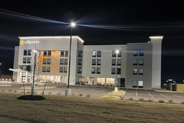 Photo 1 - La Quinta Inn & Suites By Wyndham Jackson