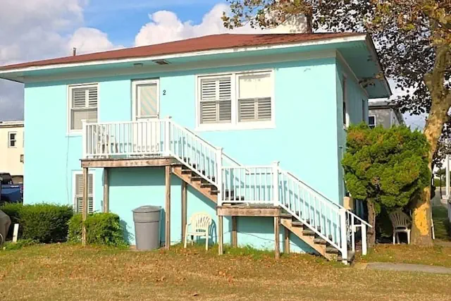 Photo 1 - Eden Roc Motel