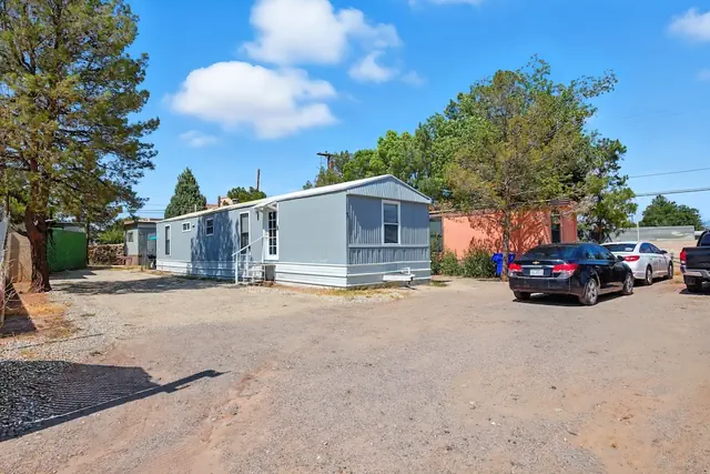 Photo 1 - Desert Haven Cozy 2-Bedroom Mobile Home Near NMSU 2 Home