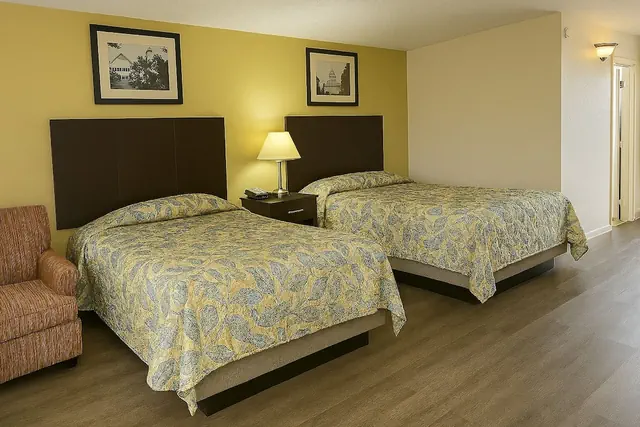 Photo 1 - COUNTRY HOST INN