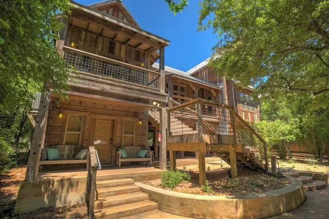 Photo 1 - Life is Gruene-riverfront Luxury-1mi To Gruenehall