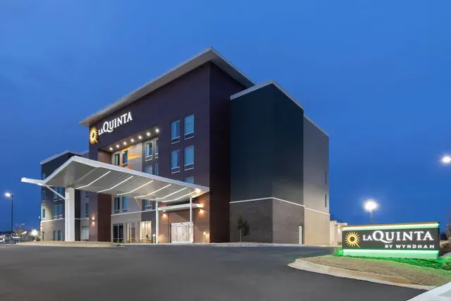 Photo 1 - La Quinta Inn & Suites by Wyndham Athens I-65