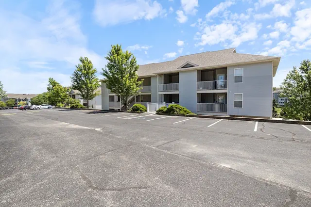Photo 1 - Games, Lake Views, Ease of Access to Unit & Attractions, Family-friendly, Outdoor Comfort