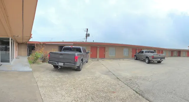 Photo 1 - chaparral motel