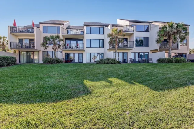 Photo 1 - Pet Friendly 2 Bedroom Villa w/ Pool - Captain's Court