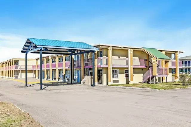Photo 1 - Luxury Inn By Hotel O Hattiesburg, MS