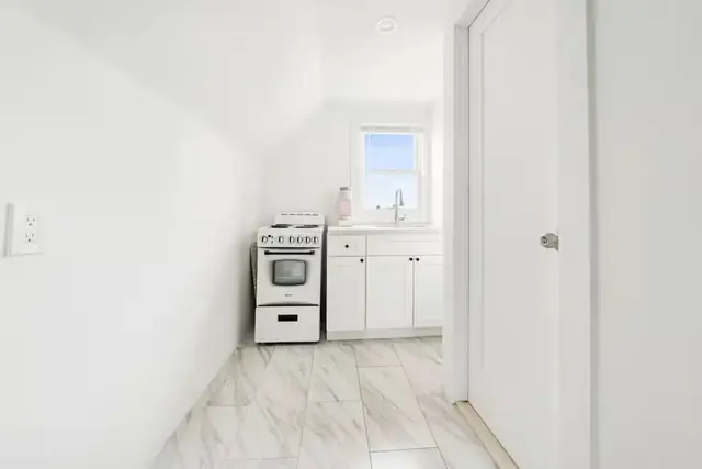 Photo 1 - Elegant Hideaway with Free Parking