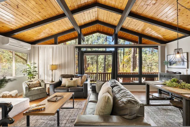 Photo 1 - Ponderosa Hideaway 4-br Cabin Mtn View Trails Brbq