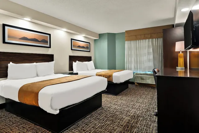 Photo 1 - The Point Hotel