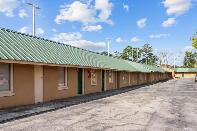 Photo 1 - Angelina Motel