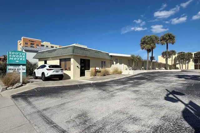 Photo 1 - South Shores Motel