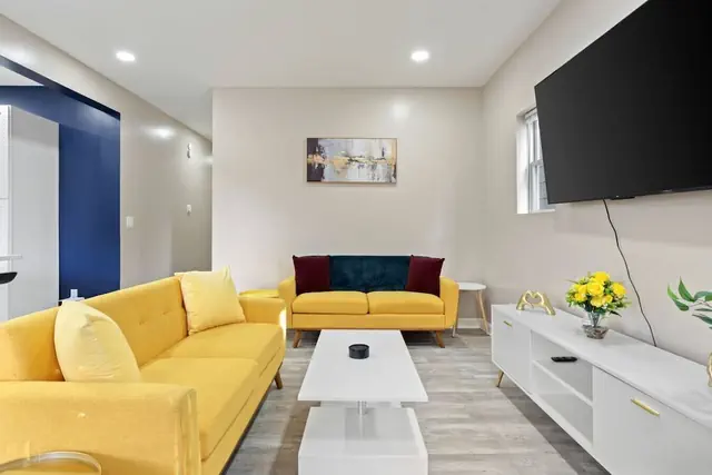 Photo 1 - Modern Comfort Downtown Indy Stylish 3BR Getaway
