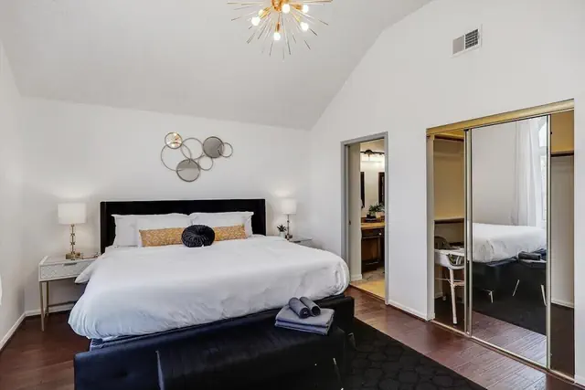 Photo 1 - Glamorous 4BR 2B Home With Pool, Game Room & Fire Pit
