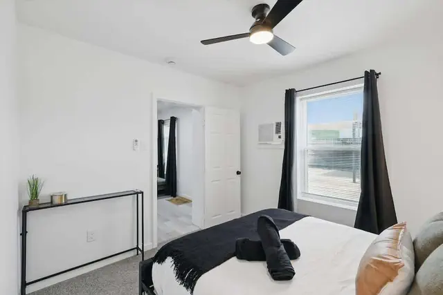 Photo 1 - Modern 2BR Unit 3 With Hot Tub