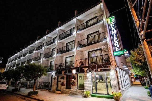 Photo 1 - Premiere Motor Inn