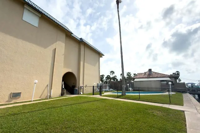 Photo 1 - Bayfront W/docks & Fish 3 Patios Prime Location 2 Bedroom Apts