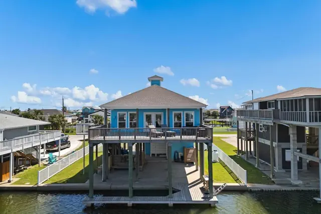 Photo 1 - Dockside Dream Home for 10