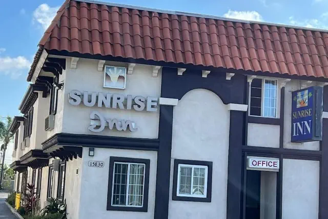 Photo 1 - Sunrise inn