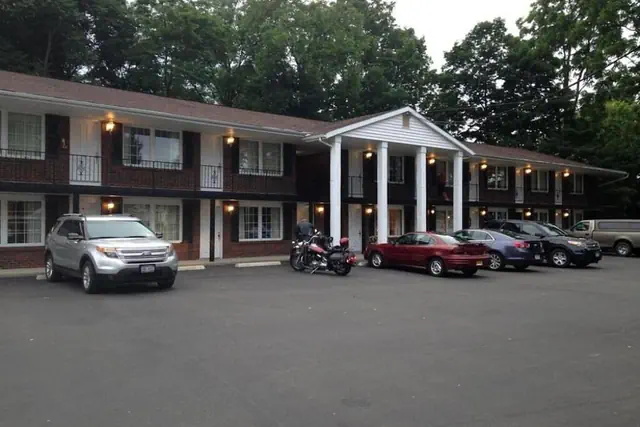 Photo 1 - Coachman Motor Lodge