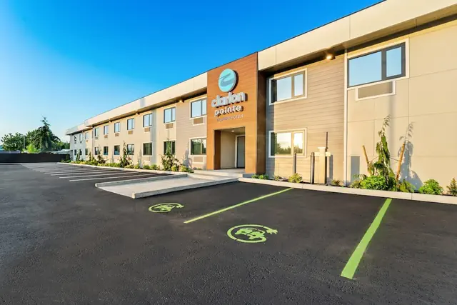 Photo 1 - Clarion Pointe Kent - Seattle South