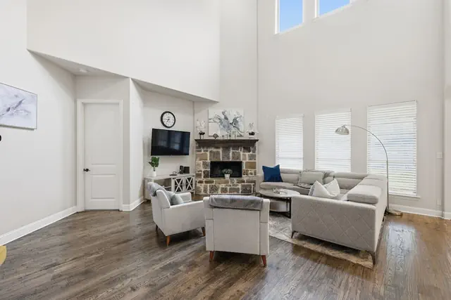 Photo 1 - 5B Luxe Frisco Retreat With Private Cinema & Yard