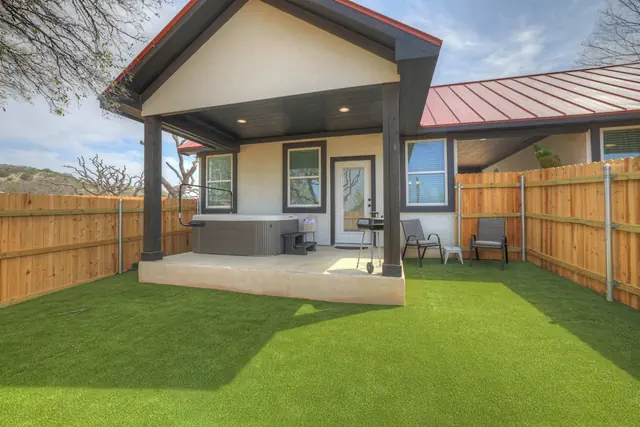 Photo 1 - Live Oak Cabins-sleeps 8 W/hot-tubs