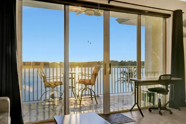 Photo 1 - Sunsets Waterview Balcony Queen Bed Heated Pool