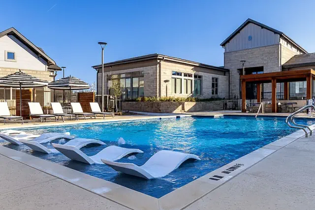 Photo 1 - Gym, Pool, Washerdryer, Workerfriendly A+location