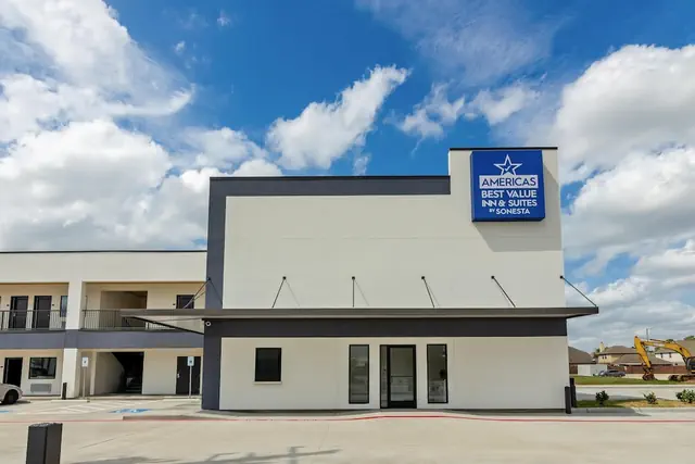 Photo 1 - Americas Best Value Inn & Suites Tomball Grand Parkway