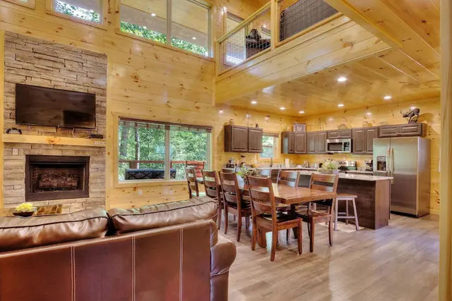 Photo 1 - New 5K Suites Hot Tub Game Room Near Gsmnp
