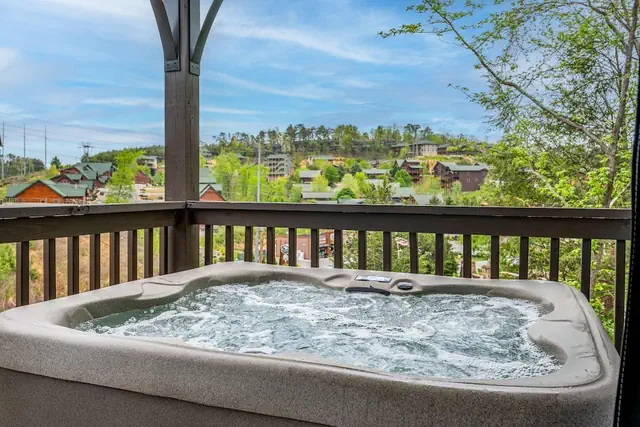 Photo 1 - Charming New 5BR 4BA Cabin Near Dollywood