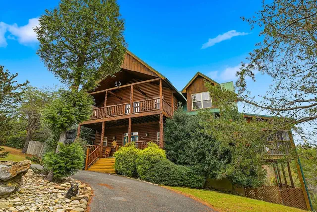 Photo 1 - 5BR Cabin w Yard Office Hot Tub Firepit