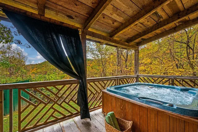 Photo 1 - Hot Tub View Pool Table Fireplace Honeymoon