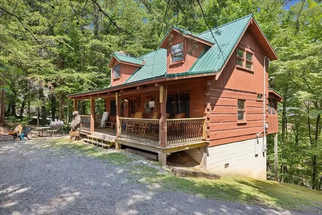 Photo 1 - Cabin Fever by Beyond Expectations With Hot Tub