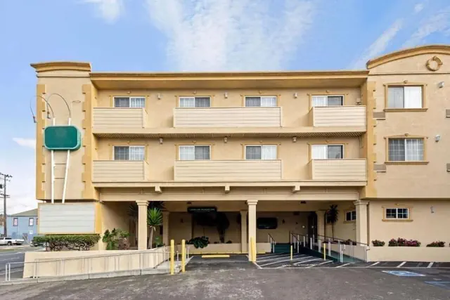 Photo 1 - University Inn & Suites Berkeley