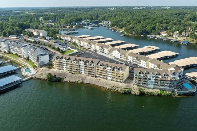 Photo 1 - Beach Area, 2 Pools, Pet-friendly Condo at 20.5mm