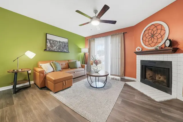 Photo 1 - Modern 2BR 2BA w King Bed Pool Gym 10