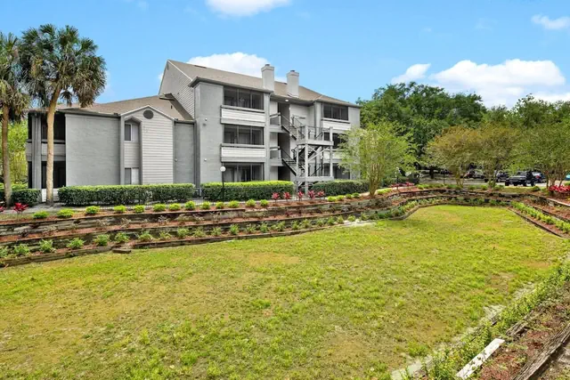 Photo 1 - Solara Apartments Spacious 2BR Apartment Sleeps 6 Pet-Friendly