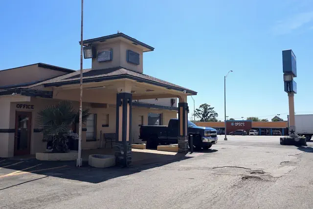 Photo 1 - Sunset Lodge Elgin Near U.S. 290 By Hotel O