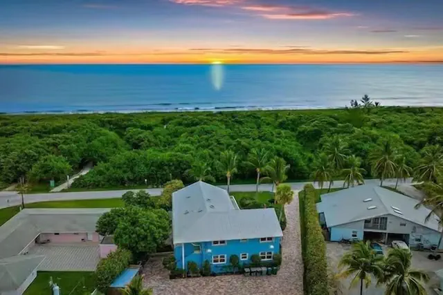 Photo 1 - Sunrise Views & Beach Access | BBQ + Free Parking