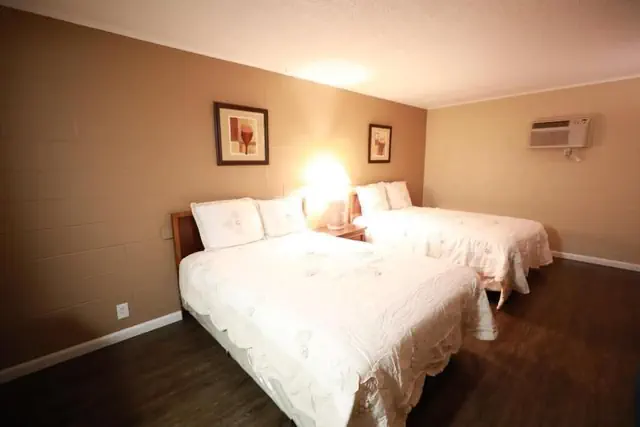 Photo 1 - Royal Inn & Suites