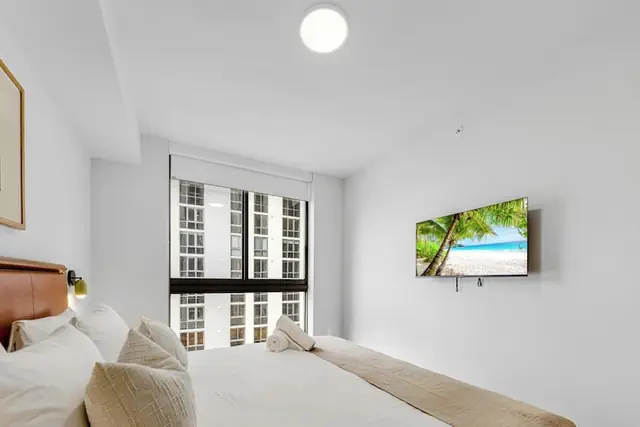 Photo 1 - The Crosby Exclusive Condo - Pool & Gym