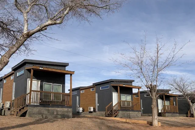 Photo 1 - Cozy Tiny Home 2 King Room Sleeps 4