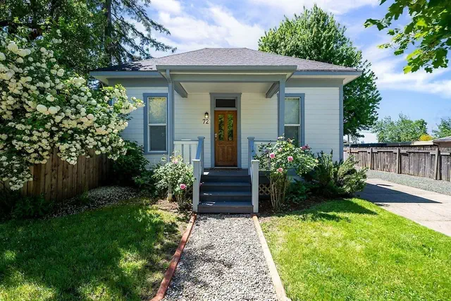 Photo 1 - White Lotus - Minutes To Downtown 2 Bedroom Home