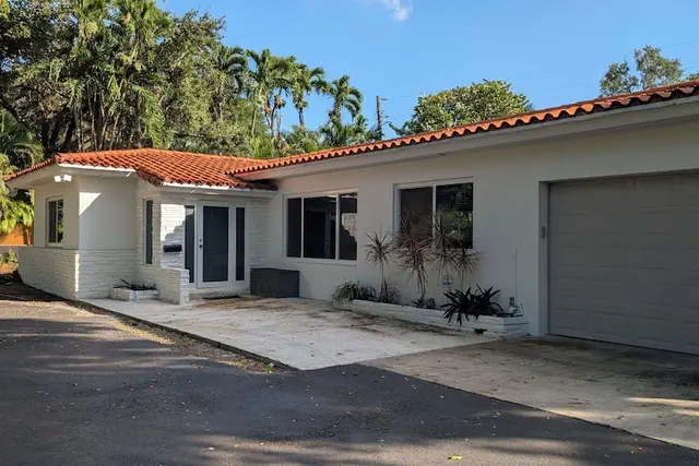 Photo 1 - Coral Gables Vacation House with Pool