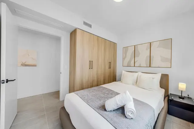 Photo 1 - Luxe & Chic 1-BR - Balcony & Sea View